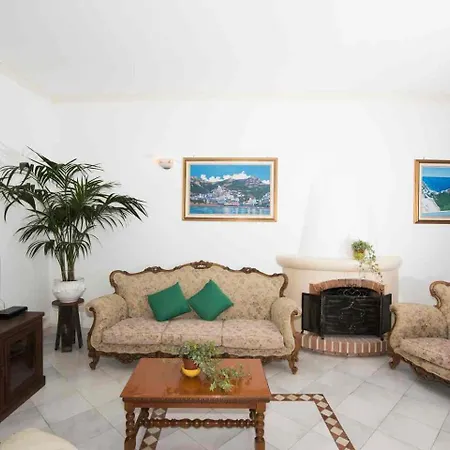 De Vivo Realty - Savina 别墅 *