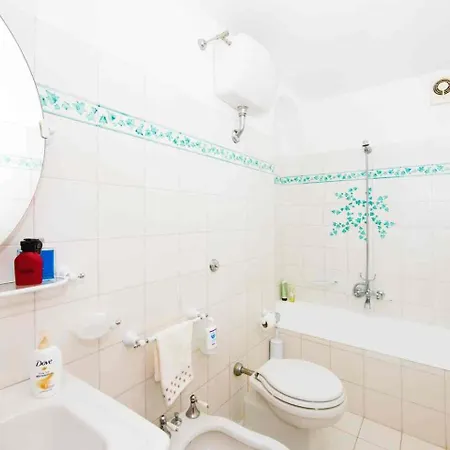 De Vivo Realty - Savina *